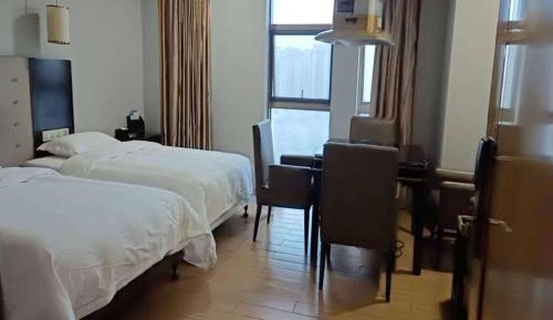 Mah-jongg Room with Two Single Beds