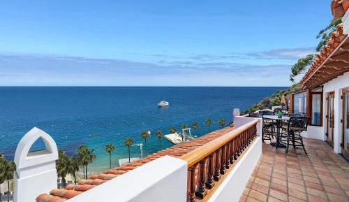 Villa - Beach Front