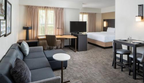 King Studio with Sofa Bed