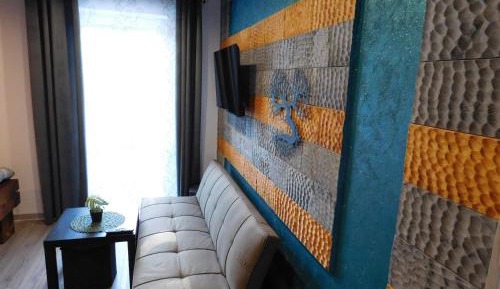 Deluxe Double Room (2 Adults + 1 Child)