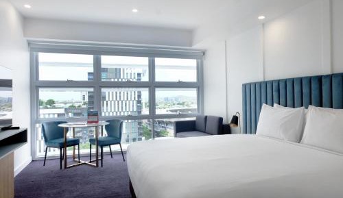 Deluxe Room with City View