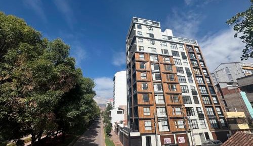Three-Bedroom Apartment with Balcony