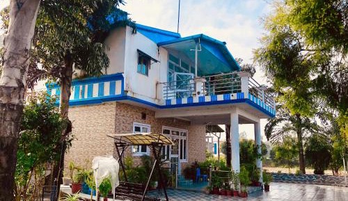 Villa with Garden View