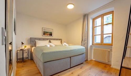 Deluxe Two-Bedroom Apartment with Garden View