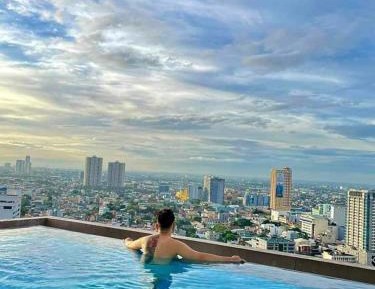 One-Bedroom Apartment with City View