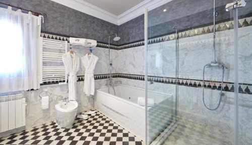 Executive Junior Suite