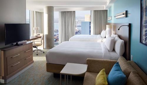 Corner Queen Suite with Sofa Bed View