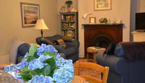 Two-Bedroom Cottage - Mulberry Wine