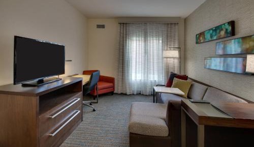 One-Bedroom Suite with Sofa Bed