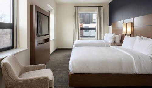 1 Bedroom Suite, 2 Queen, Sofa bed, Corner room