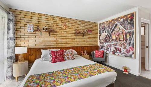 Queen Room with Garden View