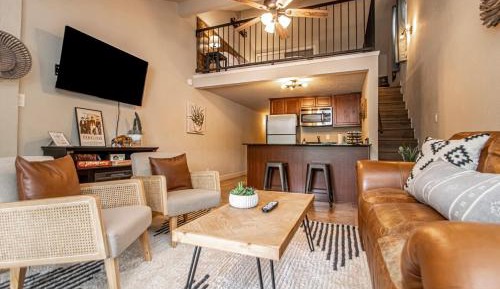 Three-Bedroom Apartment with Lake View