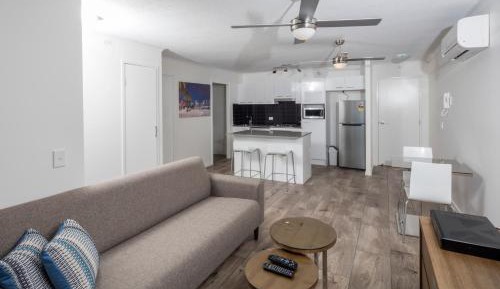 One-Bedroom Apartment - Governor