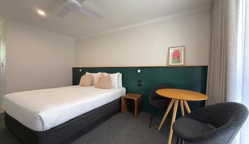Deluxe Queen Room