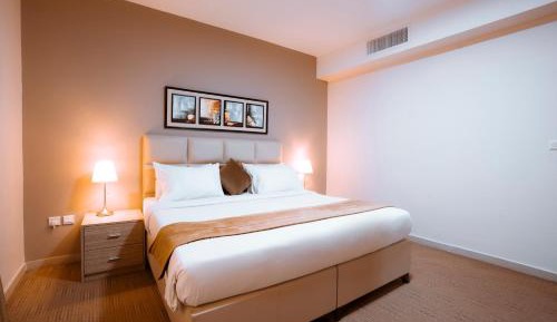 Deluxe Room (2 Adults + 1 Child)