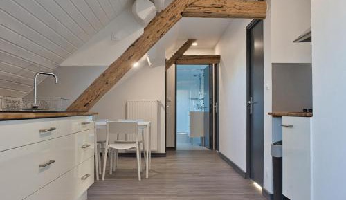 Single Room with Shared Bathroom