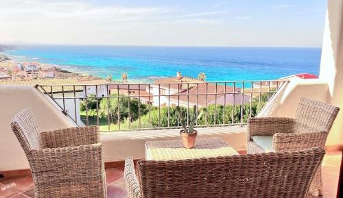 One-Bedroom Apartment with Sea View