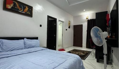 Deluxe Studio