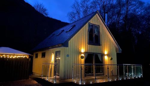 Two-Bedroom House with Hot Tub