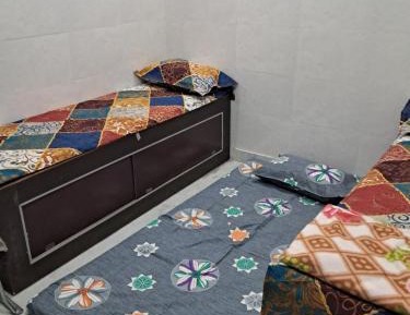 Basic Triple Room with Shared Bathroom