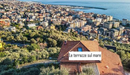 One-Bedroom Apartment with View