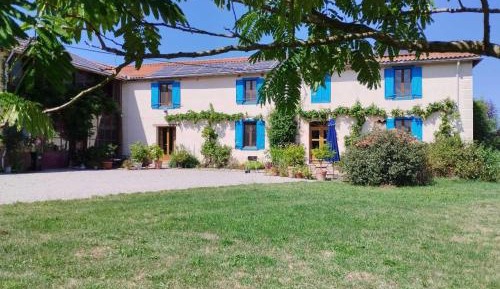Apartment with Garden View