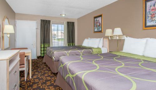 Queen Room with Two Queen Beds - Non-Smoking