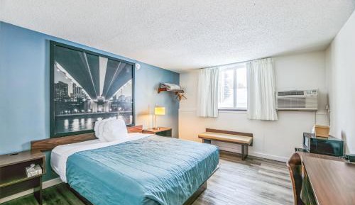 Standard Queen Room