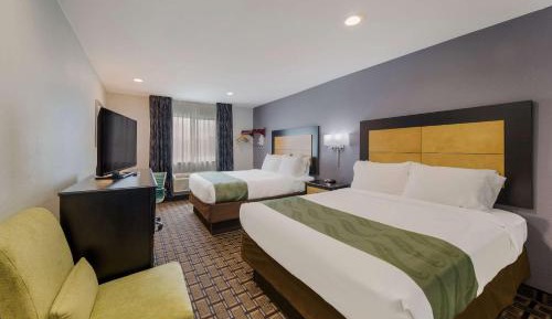 Standard Queen Room with Two Queen Beds - Non Smoking 