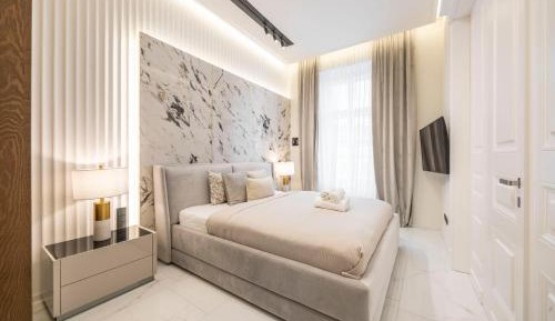 Three-Bedroom Deluxe Apartment