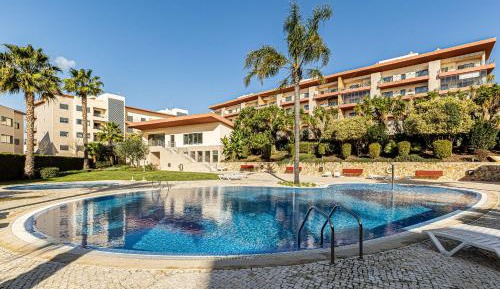 One-Bedroom Apartment with Balcony