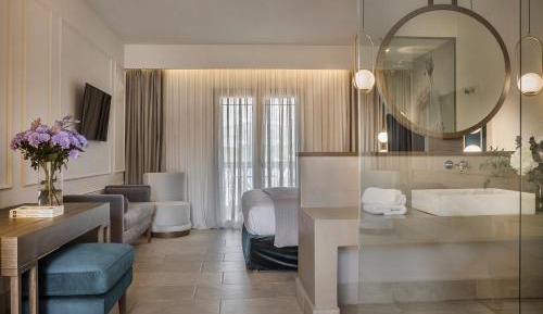 Deluxe Double Room with Side Sea View