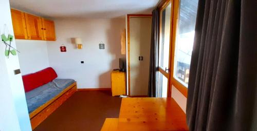 Apartment with Mountain View