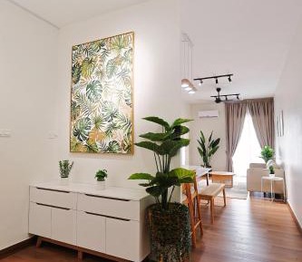 Three-Bedroom Apartment with Mountain View