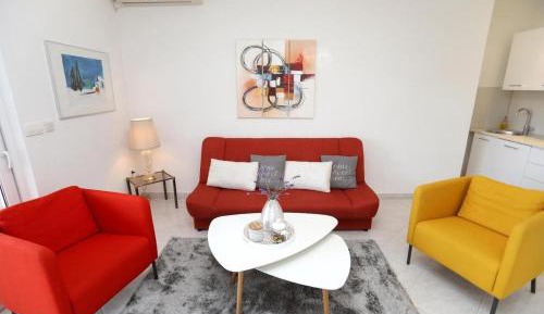 One-Bedroom Apartment with Terrace and Sea View