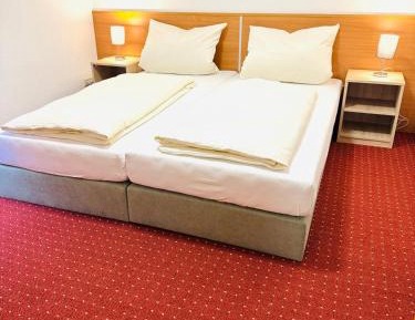 Double or Twin Room with Bathroom