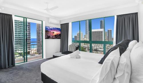 Three-Bedroom Apartment with Sea View