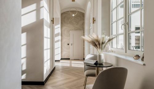 Royal Wellness Suite