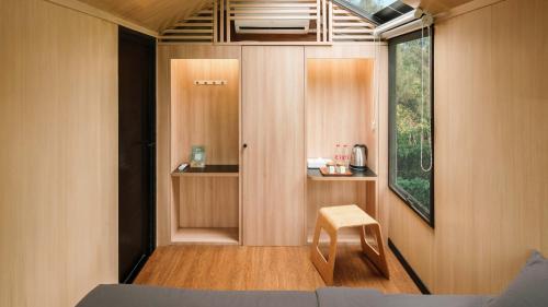 Deluxe Cabin with View