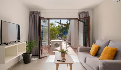 One-Bedroom Deluxe Apartment