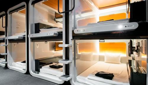 Single Bed in Mixed Dormitory Room