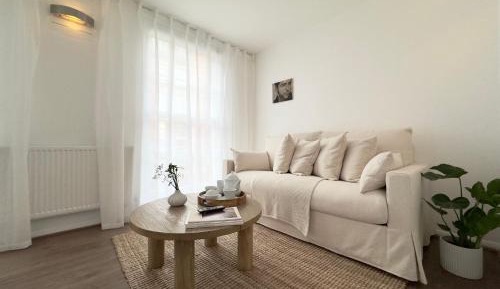 One-Bedroom Apartment with City View