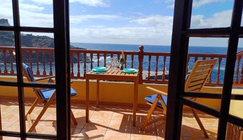 One-Bedroom Apartment with Balcony