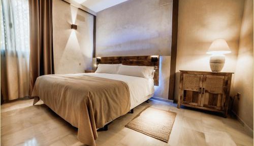 Deluxe Double Room with Shower