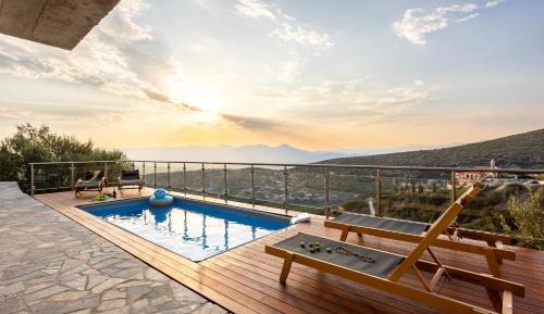 Apartment with Pool View 