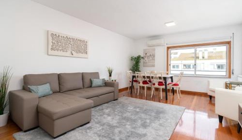 Three-Bedroom Apartment with Balcony