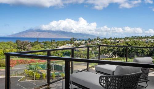 Suite, 1 King, Sofa bed, Ocean view, Corner room, Balcony
