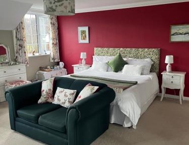 Large Deluxe Room