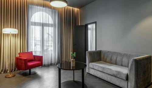 Titanium 1 BedRoom Suite with 1 King Bed, Balcony