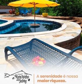 Apartment with Mountain View